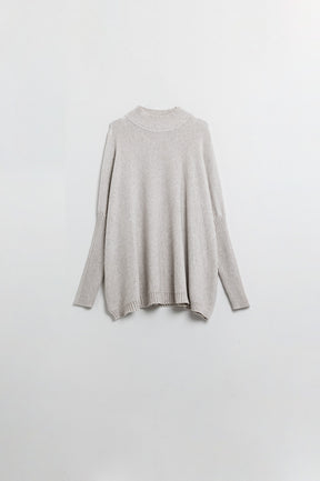Q2 Maglione beige con maniche aderenti