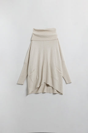 Maglione beige oversize con tasche frontali