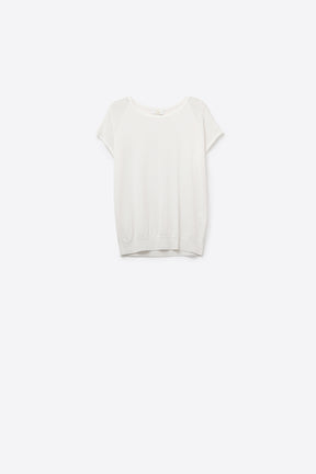 Q2 Maglione bianco a maniche corte con maglia sulla spalla