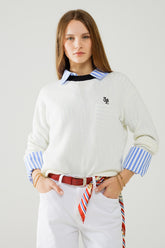 Q2 Maglione bianco con colletto a contrasto e logo love sul petto