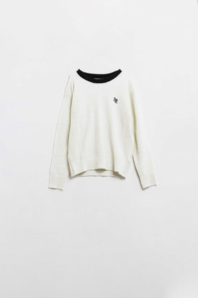 Maglione bianco con colletto a contrasto e logo love sul petto
