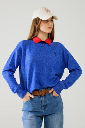 Maglione blu con colletto a contrasto e logo love sul petto