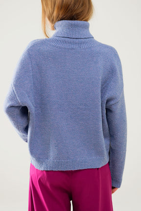 Maglione blu con maniche scese