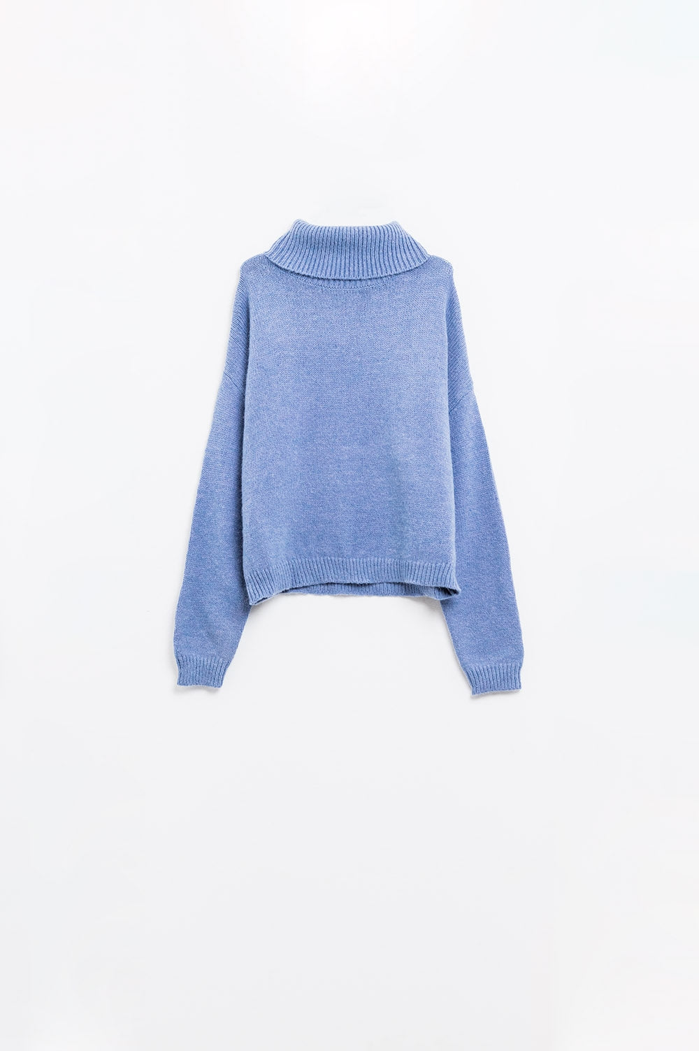 Maglione blu con maniche scese