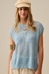Q2 Maglione blu con morbida maglia aperta e maniche scese