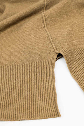 Maglione cammello largo con apertura sul retro