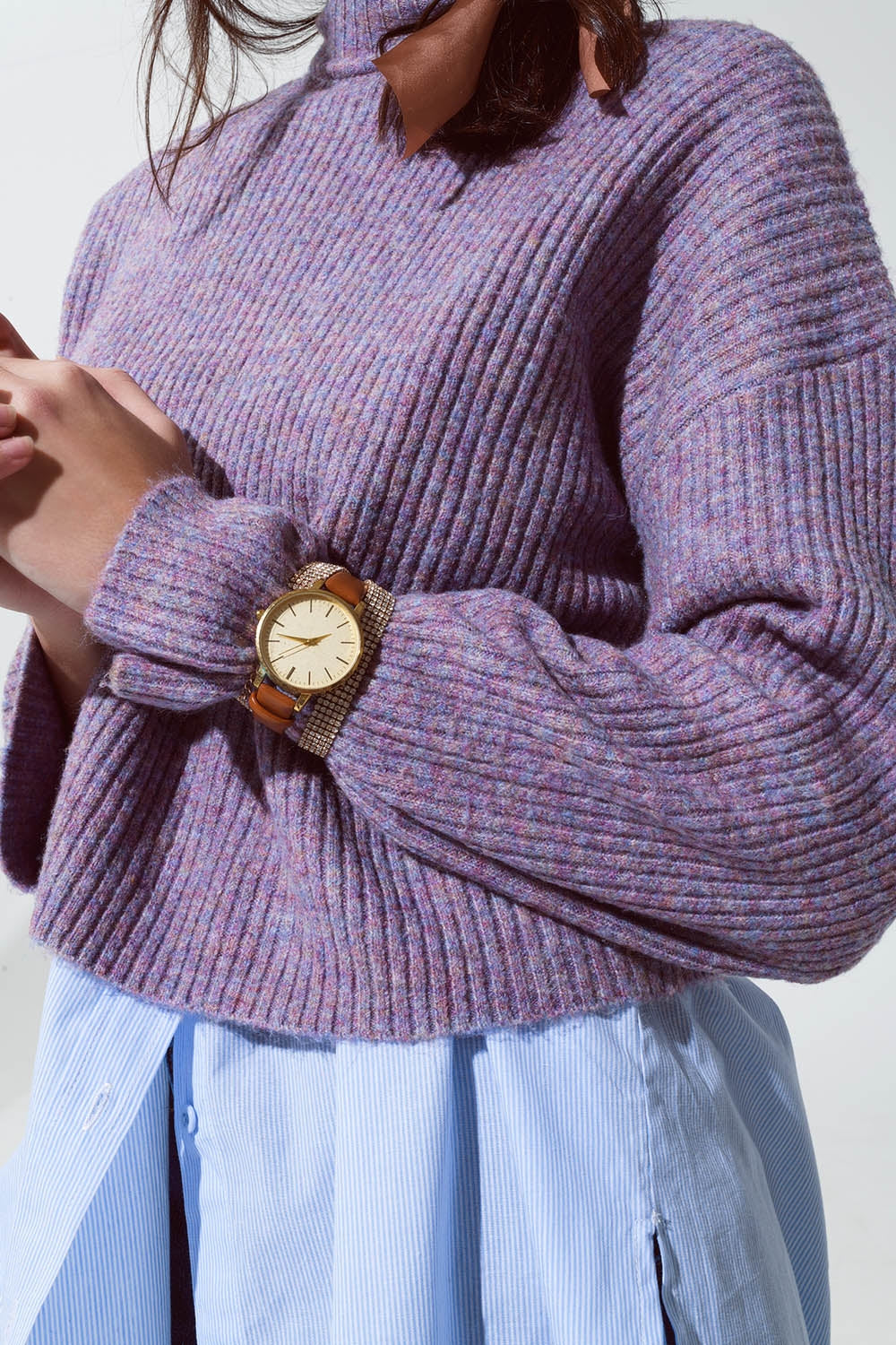 Maglione dolcevita a coste viola