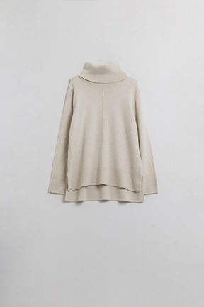Q2 Maglione dolcevita beige con cucitura frontale