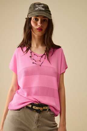 Maglione fucsia con scollo a V e dettaglio punto a giorno