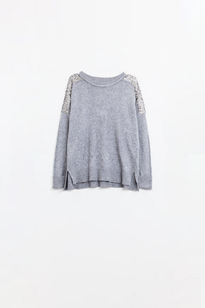 Q2 maglione grigio a maniche lunghe con paillettes sulle spalle