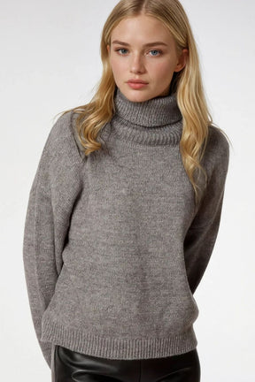 Q2 Maglione grigio con maniche scese