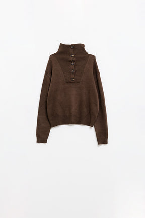 Maglione largo marrone con chiusura a bottoni