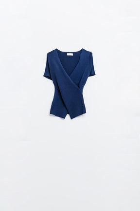 Maglione navy con incrocio sul davanti e scollo a V