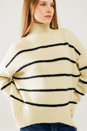 Maglione oversize color crema con righe nere