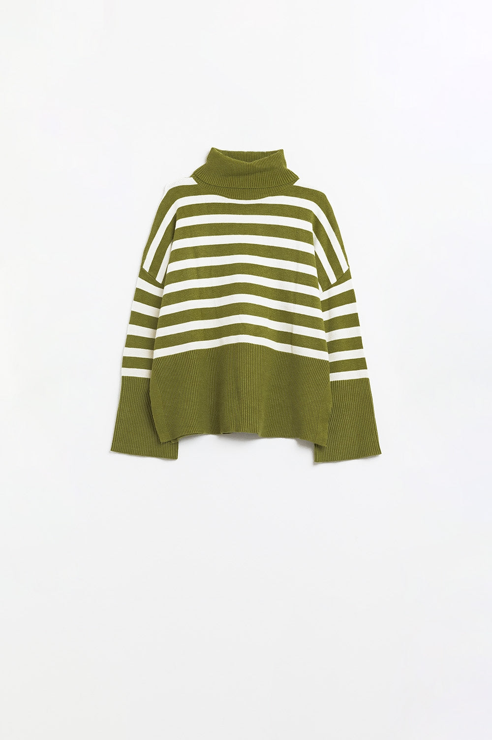 Q2 Maglione oversize verde a collo alto con righe bianche e spacchetti laterali