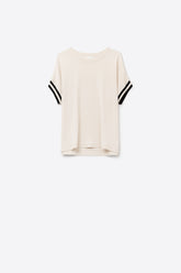Q2 Maglione rilassato in beige con dettagli a contrasto nero