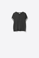 Q2 Maglione rilassato nero con dettagli a contrasto bianco