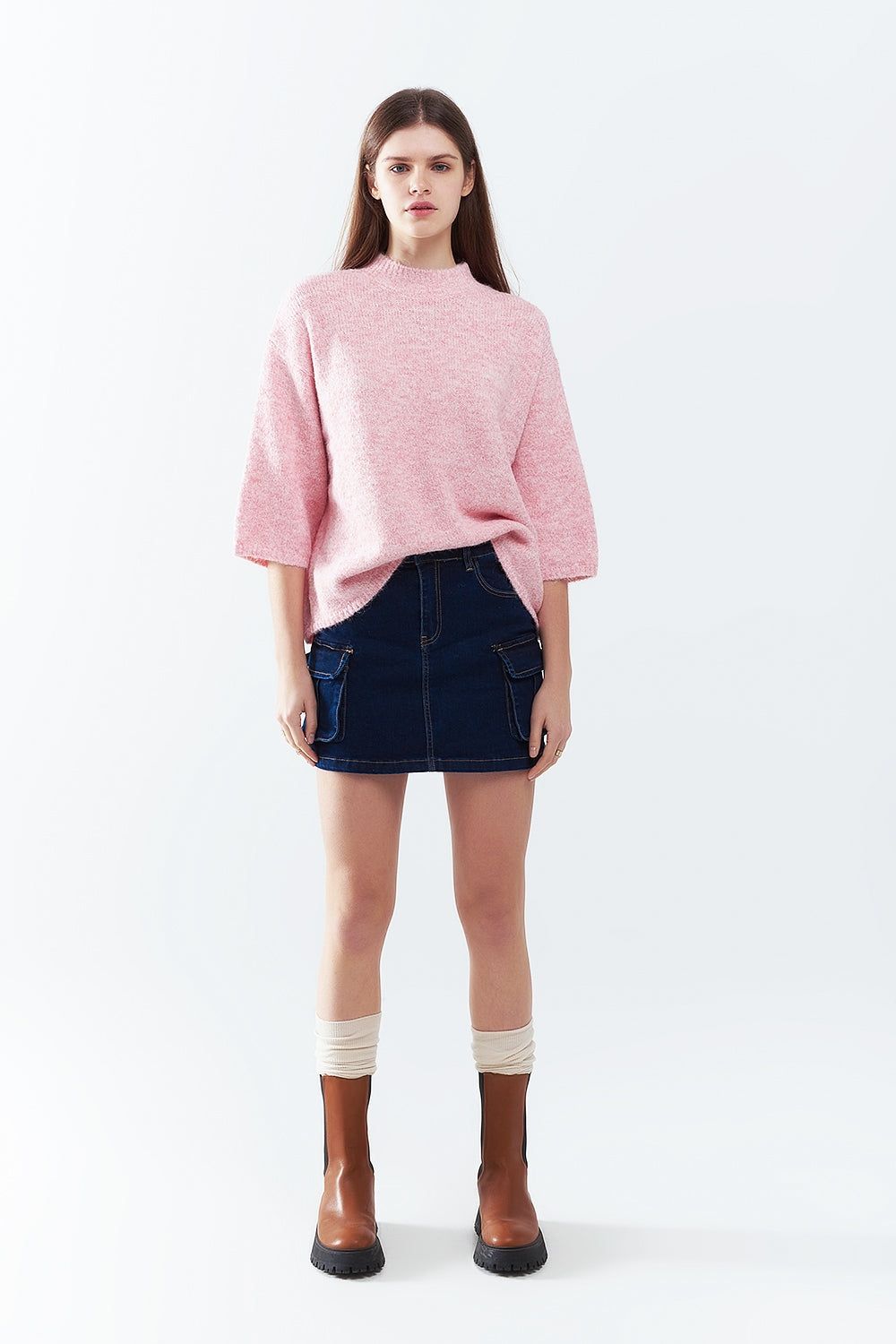 Maglione rosa soffice con maniche a tre quarti e scollo rotondo