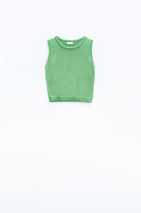 Q2 Maglione verde senza maniche con scollo a giro e dettaglio a treccia sulla scollatura