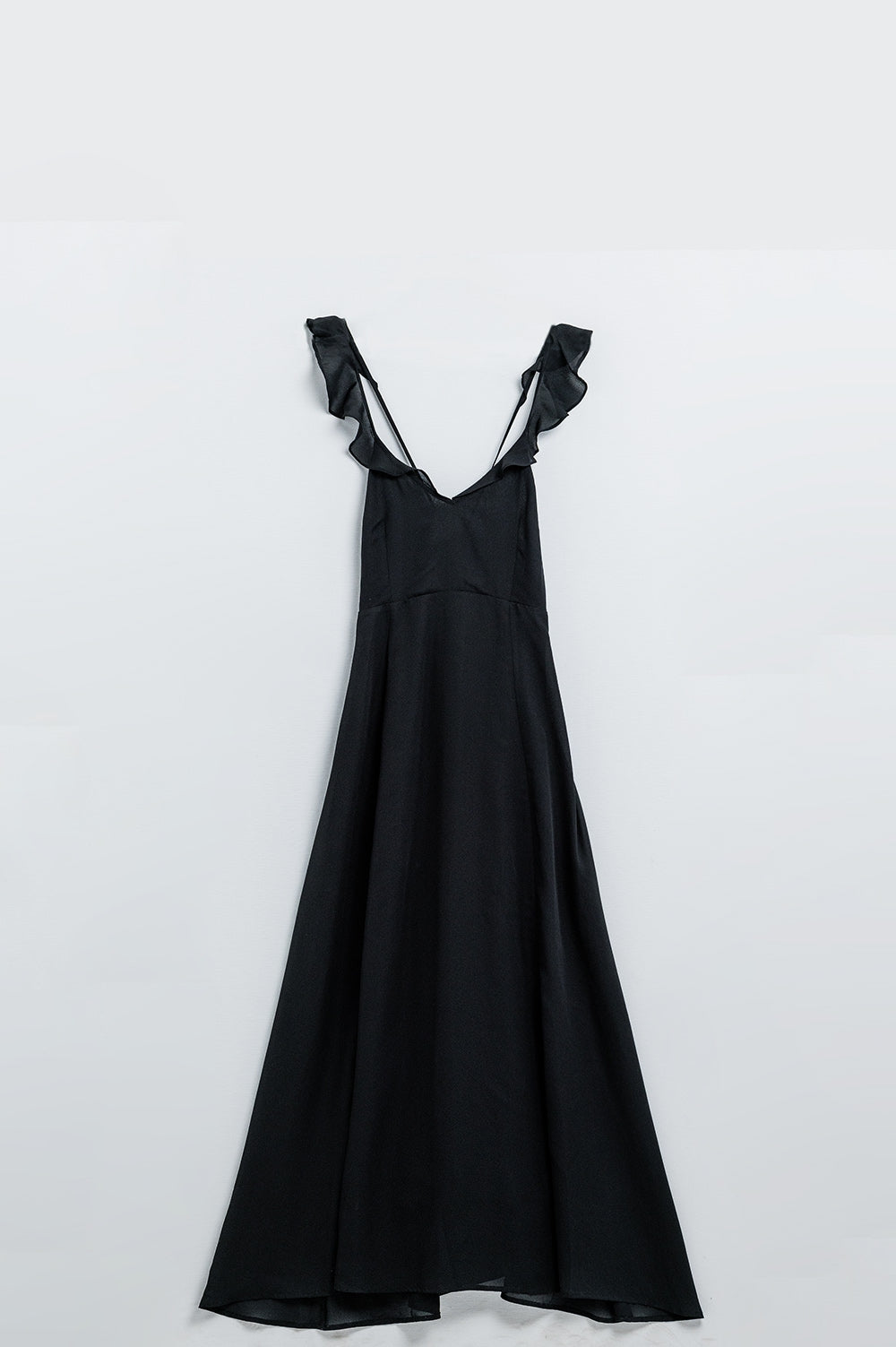 Q2 Maxi abito in chiffon nero con volant sulle spalline