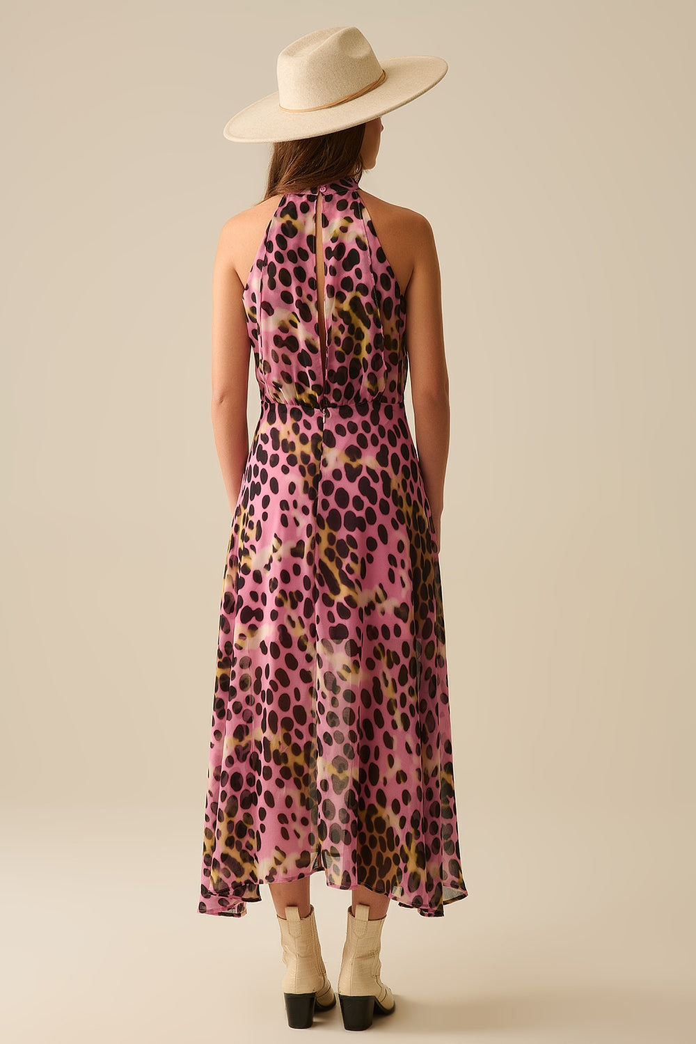 Vestito midi con collo incrociato con stampa animalier rosa e nera