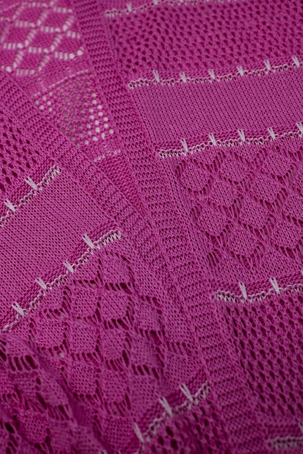 Maxi cardigan rosa all'uncinetto con maniche lunghe