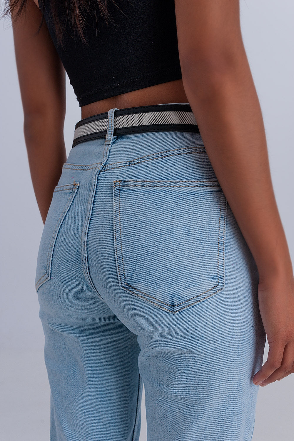 Mom jeans basic a lavaggio chiaro