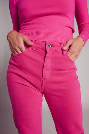 Mom jeans extra larghi a vita alta color fucsia