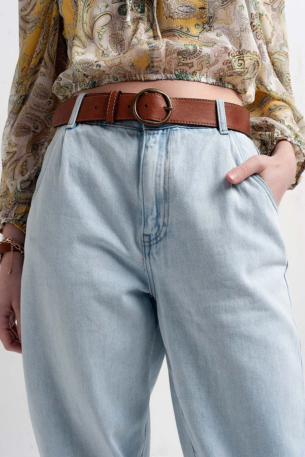 Mom jeans extra larghi a vita alta lavaggio chiaro