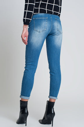 Mom jeans slim a vita alta lavaggio chiaro