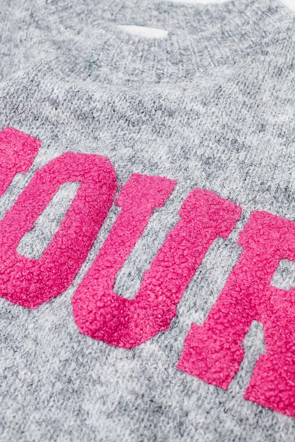 Q2 Morbidissima maglia grigia con testo Amour sul petto