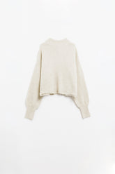 Q2 Morbido maglione beige con collo alto e maniche a palloncino