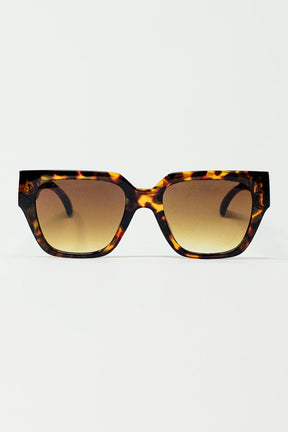 Q2 Occhiali da sole oversize in vintage marrone