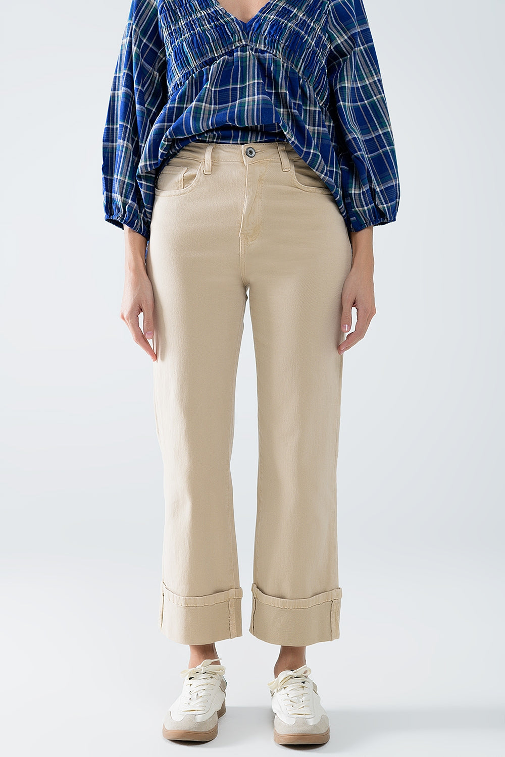 Q2 Pantaloni a gamba dritta con orlo ritagliato in beige scuro