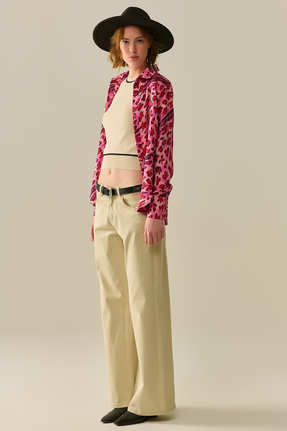 Pantaloni beige dritti a gamba larga