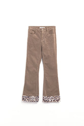 Q2 Pantaloni flare in velluto a coste beige scuro con stampa leopardata sul fondo