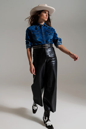 pantaloni in ecopelle nera stile palazzo con dettaglio tasche