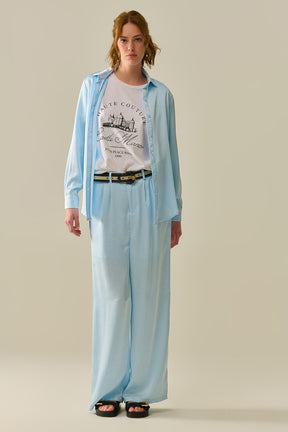 Pantaloni sartoriali in raso con gamba ampia in azzurro cielo