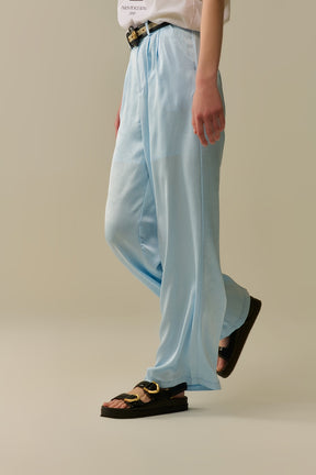 Pantaloni sartoriali in raso con gamba ampia in azzurro cielo