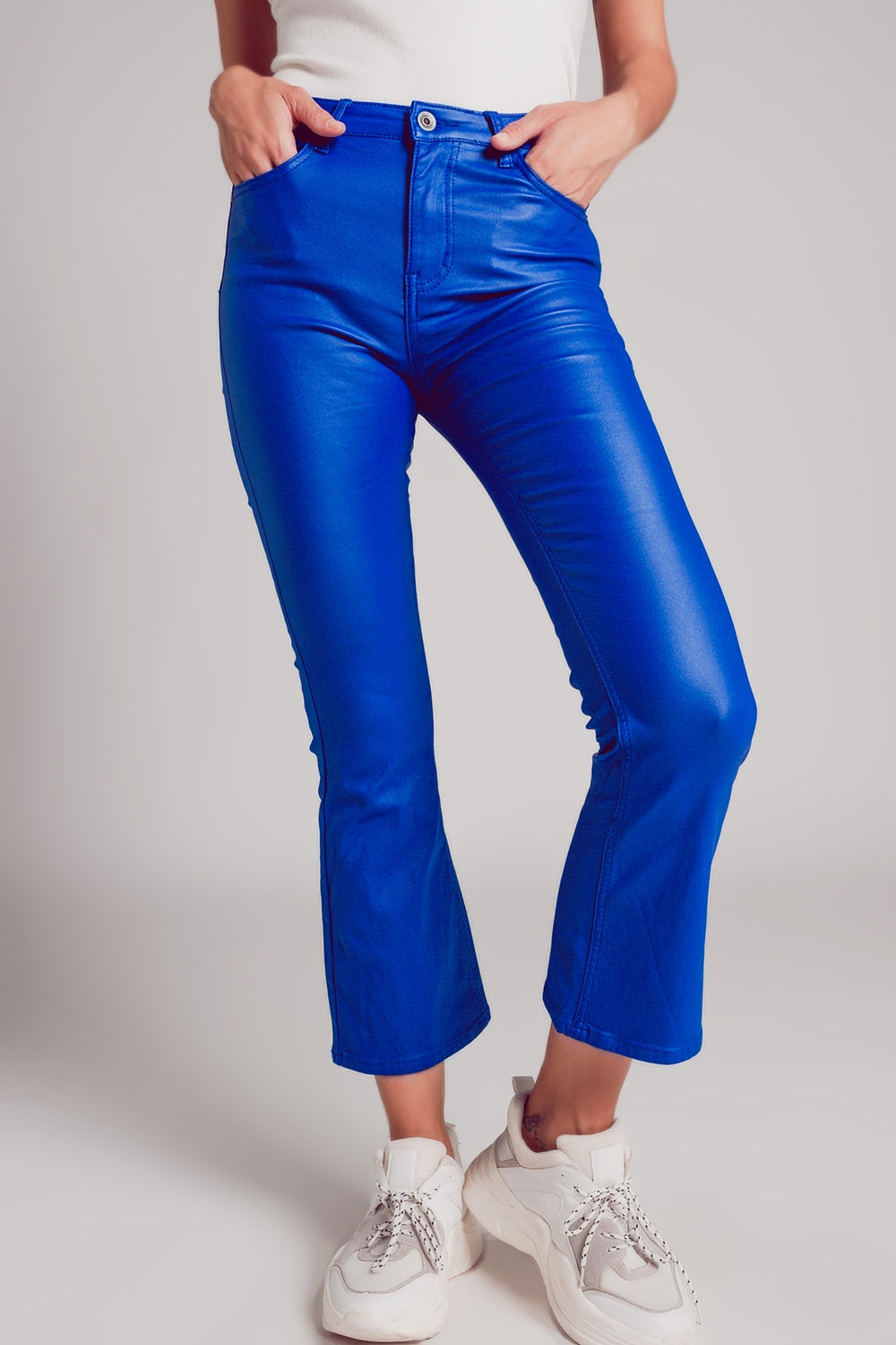 Q2 Pantaloni svasati in ecopelle stretch in blu