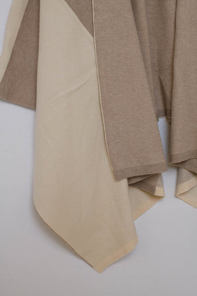 Poncho asimmetrico in marrone chiaro e scuro