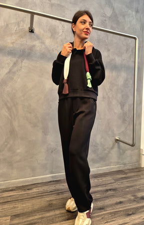 Tuta laccioni