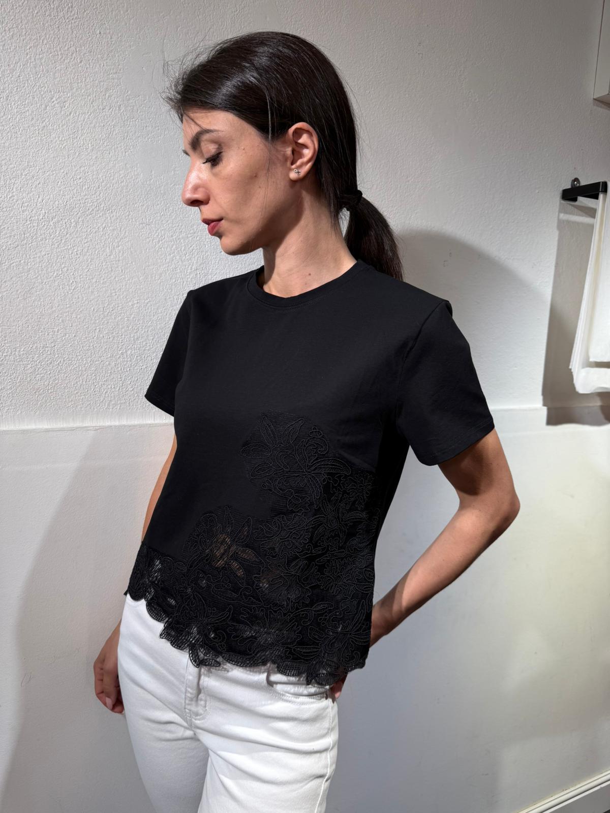 T-SHIRT NERA