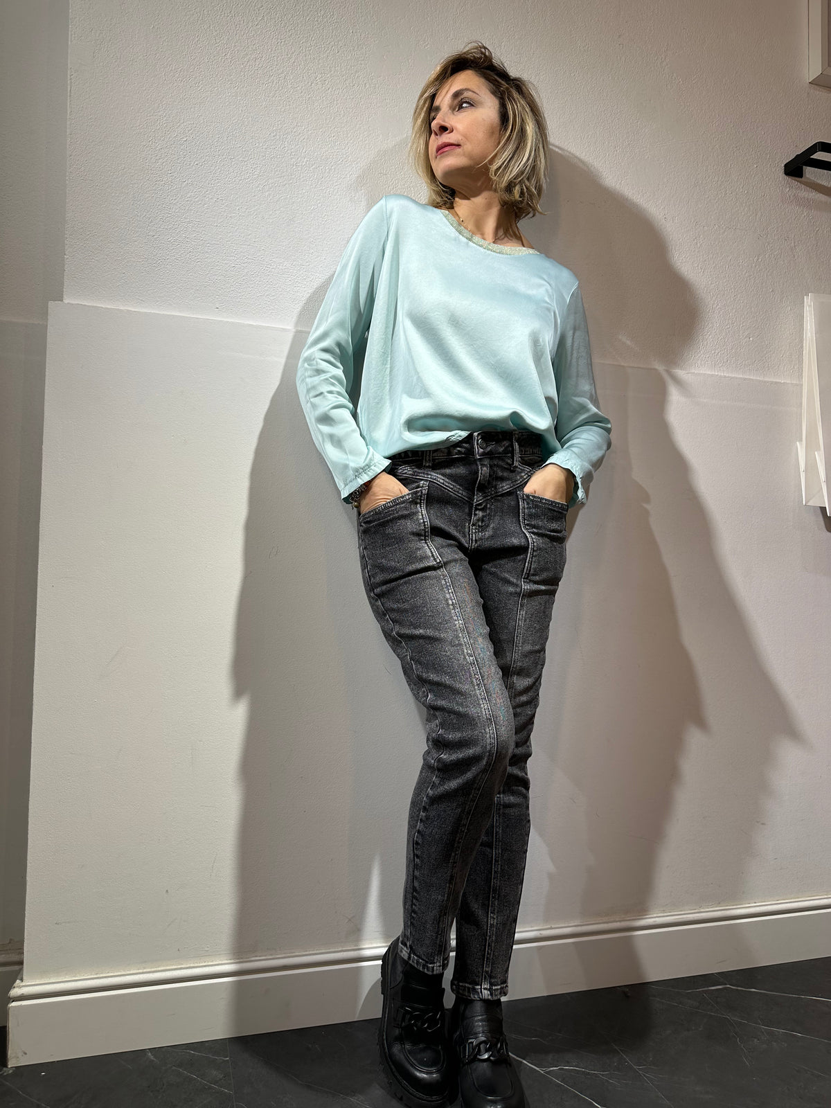 Jeans bikers grigi