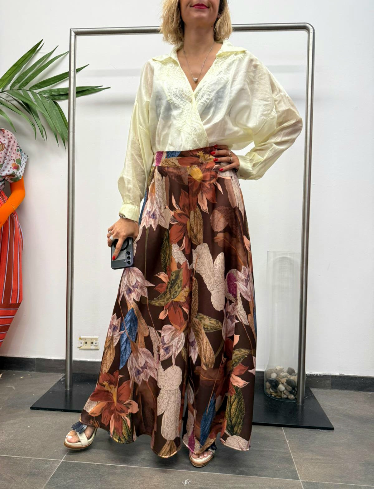 Pantaloni raso FLOWERS