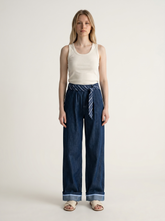 Jeans palazzo con cintura cravatta