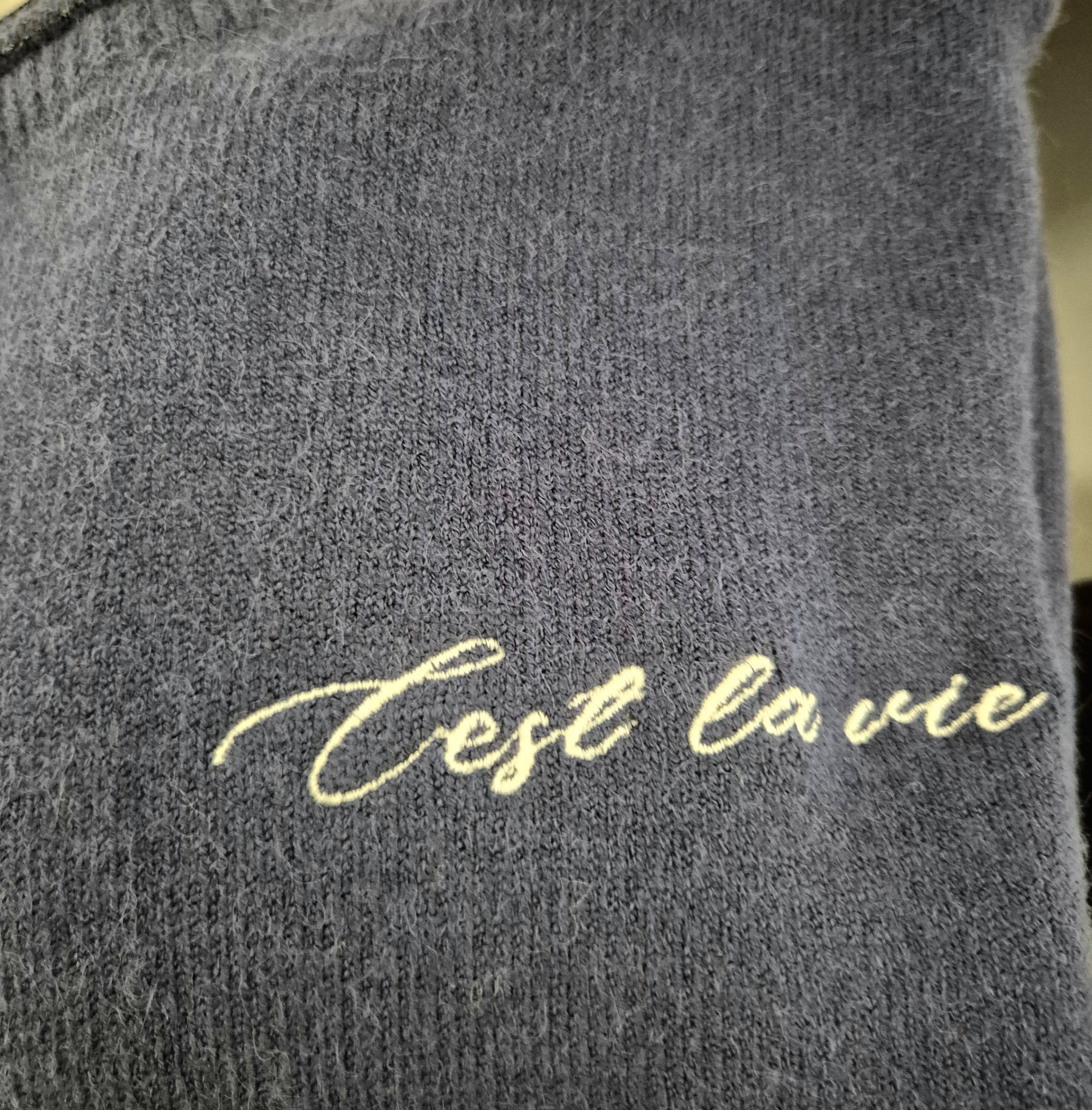 Maglioncino crop scritte varie