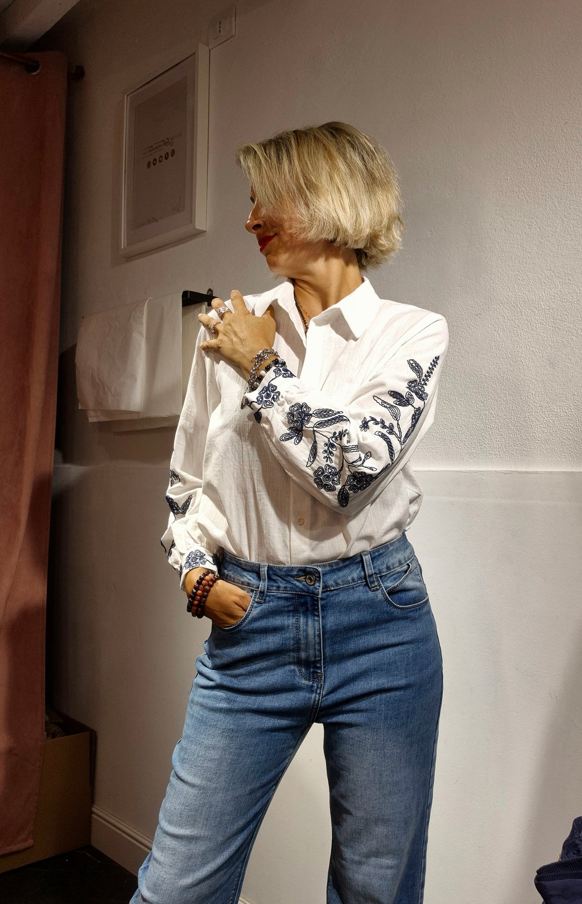 Camicia cotone ricami rilievo