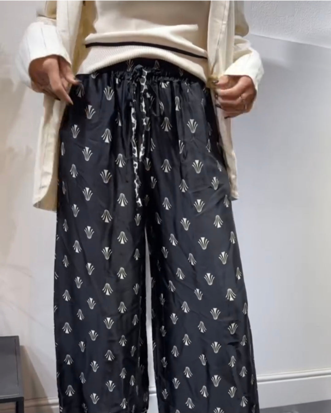 Pantaloni palazzo raso