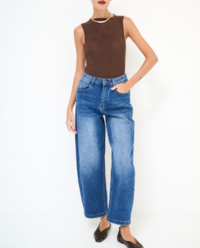 Jeans gamba curvata